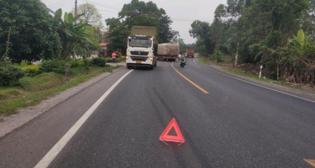 2名司機受傷！大貨車彎道未減速靠右行駛與北海一大型汽車相撞！